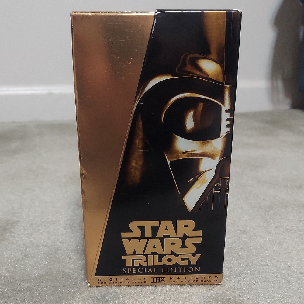 Star Wars Trilogy Special Edition - Black and Gold - Picture 1 of 7